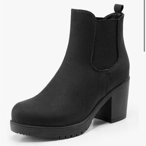 New boots size 7.5 for women Color black